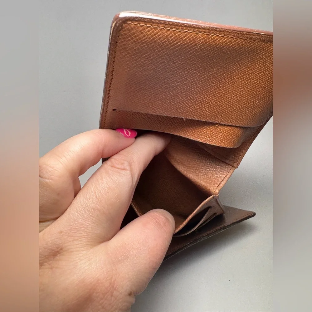 Louis Vuitton Monogram Elise Trifold Wallet
